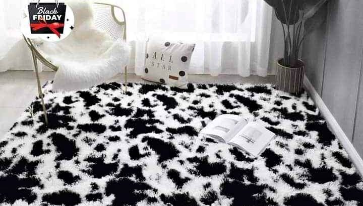 Fluffy bedside carpets