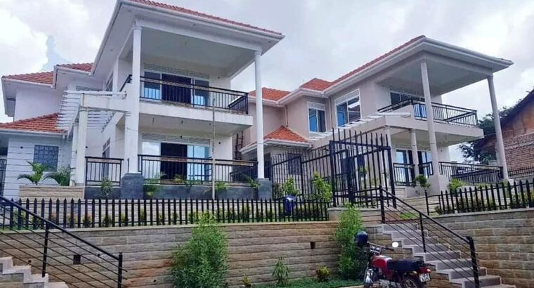 Muyenga gated 4 bedrooms villa for rent